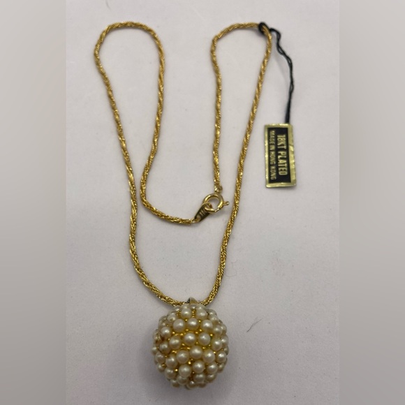 Vintage Stunning Faux Seed Pearl Ball Pendant & Chain Gold Tone - Picture 5 of 8
